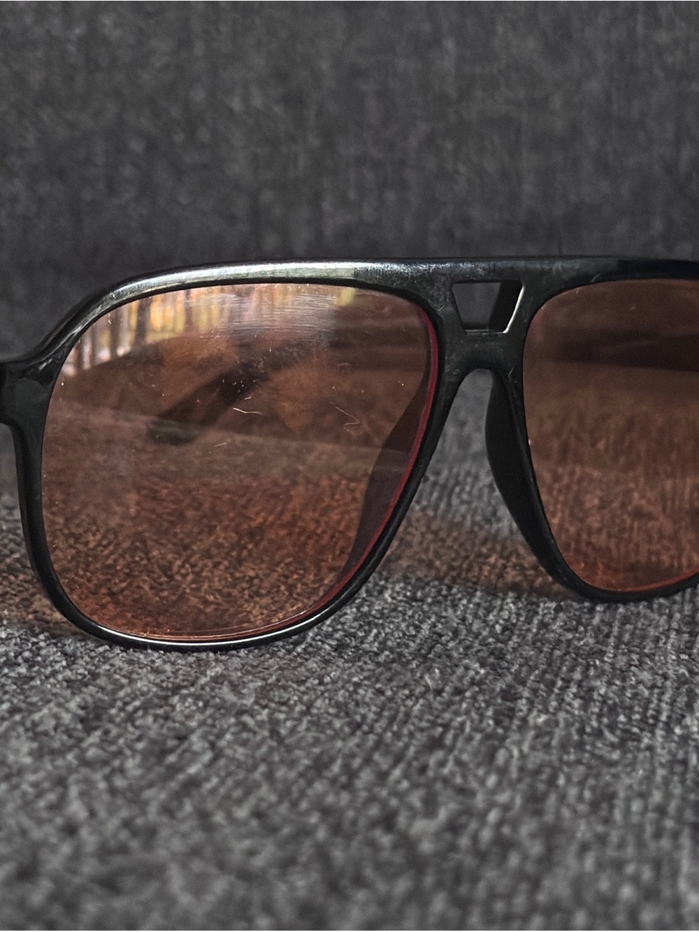 Aviator-Style Sunglasses with Brown Gradient Lenses